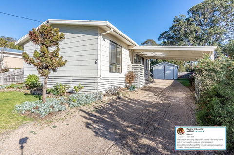 Eagle Bay Cottage - Accommodation Sunshine Coast 0
