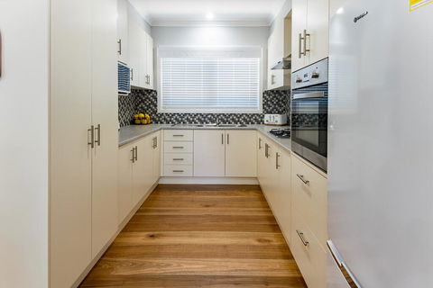 EAGLE VIEW UNIT 5 STAR - Accommodation Sunshine Coast 3