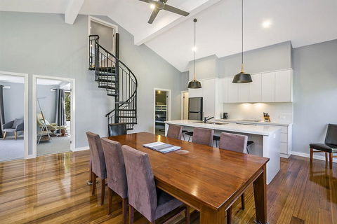 East Tempy - House & Bungalow - Accommodation Sunshine Coast 3