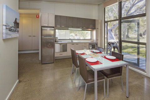 Ecocrackenback 4 - Sustainable Chalet Close To The Slopes - Accommodation Sunshine Coast 3