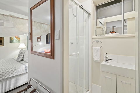 Eden Lodge - Accommodation Sunshine Coast 3