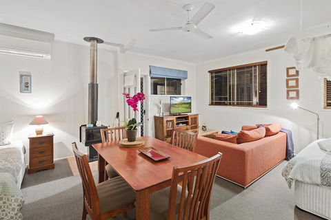 Eden Lodge - Accommodation Sunshine Coast 0