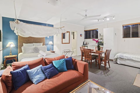 Eden Lodge - Accommodation Sunshine Coast 2