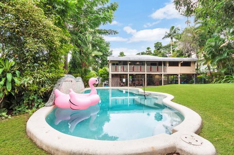 Edge Hill Holiday Home / Cairns - Accommodation Sunshine Coast 1