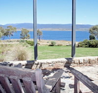 Edzell - Stunning Waterfront Home - Accommodation Sunshine Coast