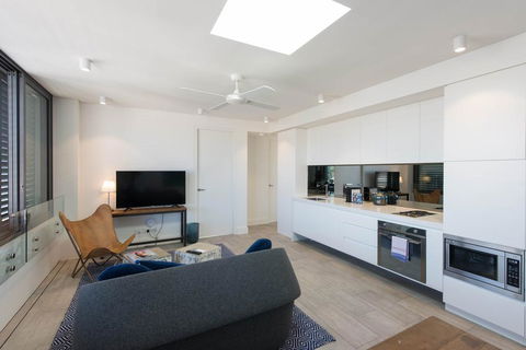 EIGHT TWO NINE TWO IV: BONDI BEACH - Accommodation Sunshine Coast 1