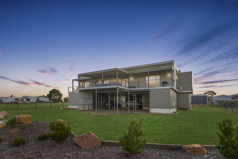Elevation - Waterviews In Newlands Arm - Accommodation Sunshine Coast 0