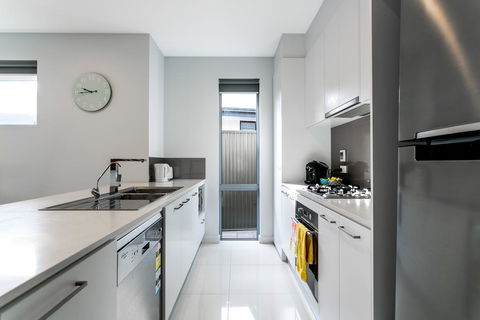 Ella House Adelaide - Accommodation Sunshine Coast 3