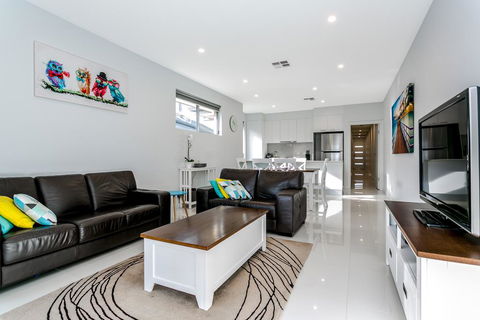 Ella House Adelaide - Accommodation Sunshine Coast 0