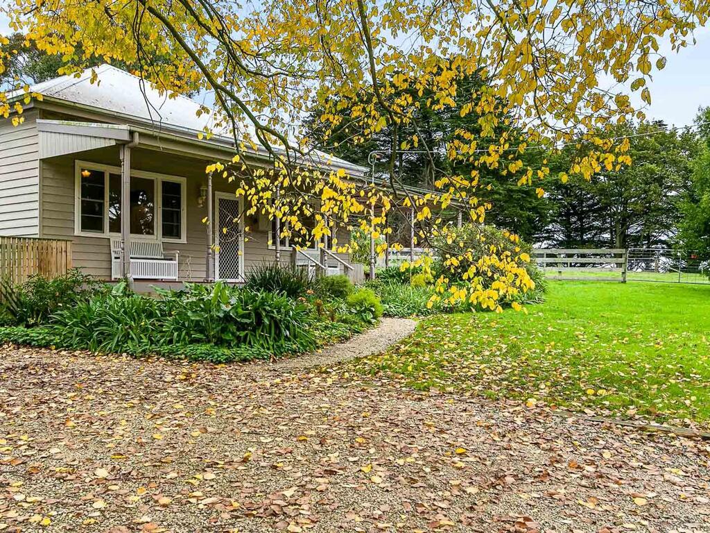 Glen Alvie ACT Accommodation Sunshine Coast