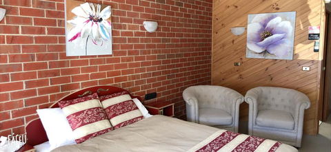 Elms Motor Inn - Accommodation Sunshine Coast 1
