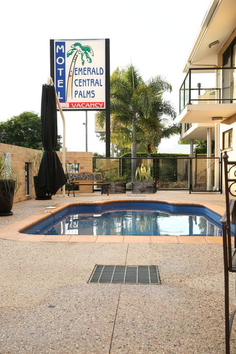 Emerald Central Palms Motel - Accommodation Sunshine Coast 3