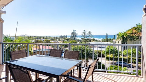 Endless Summer Resort - Accommodation Sunshine Coast 3