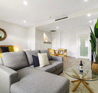 Enjoy bayside life at stylish studio close to city - Accommodation Sunshine Coast