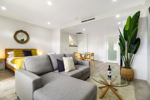 Enjoy Bayside Life At Stylish Studio Close To City - Accommodation Sunshine Coast 0