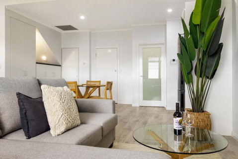 Enjoy Bayside Life At Stylish Studio Close To City - Accommodation Sunshine Coast 1