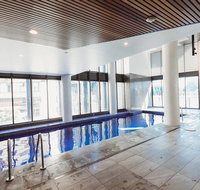 Entire Apartment-South Bank Luxe-Mater Hospital-Heated Pool-Netflix-WIFI-Gabba