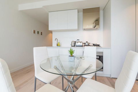 EQ Tower Luxury 1 Bedroom Central Melbourne - Accommodation Sunshine Coast 3