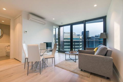 EQ Tower Luxury 1 Bedroom Central Melbourne - Accommodation Sunshine Coast 0