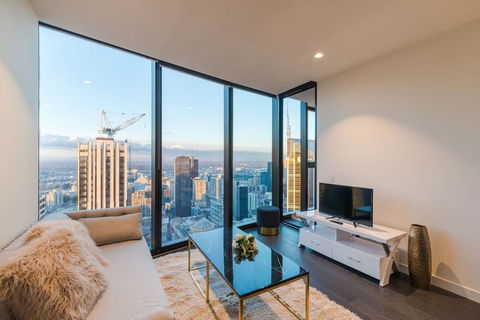 EQ Tower Luxury 2 Bedroom Skyline CBD Apartment - Accommodation Sunshine Coast 2