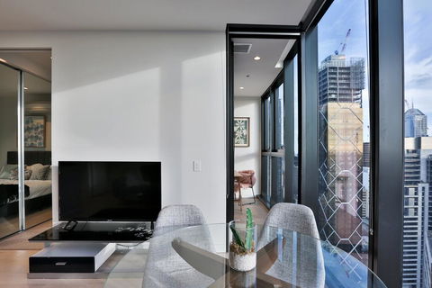 EQ TOWER Melbourne CBD APT - Accommodation Sunshine Coast 0