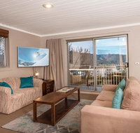 Erulisse-Spacious townhouse with magical lake views - Accommodation Sunshine Coast