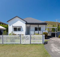 Escape to the Cottage 68 Tomaree Rd pet friendly and boat parking and WIFI - Accommodation Sunshine Coast