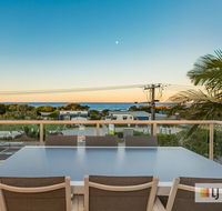 EXCLUSIVE OCEAN VIEW PENTHOUSE ON MARINE PARADE - Accommodation Sunshine Coast
