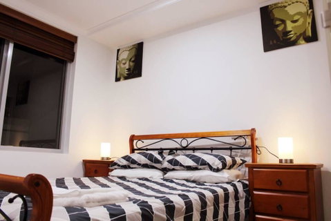 Executively Styled 2 Bed, 2 Bath, Perfect Location - Accommodation Sunshine Coast 3