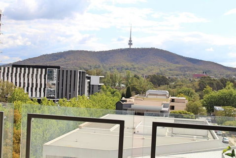 Executively Styled 2 Bed, 2 Bath, Perfect Location - Accommodation Sunshine Coast 1