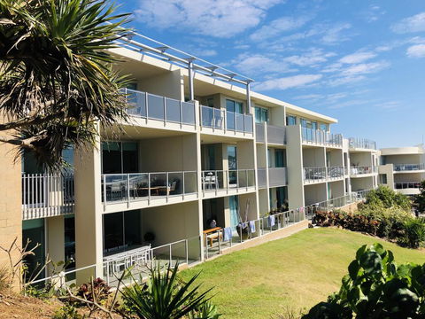 EXTRA LARGE 2 Bed Apartment - 3 Pools And Spa - Mountain View - BEACHFRONT LOCATION CABARITA BEACH - Accommodation Sunshine Coast 3
