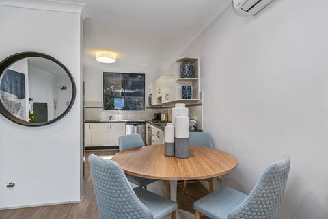 Fairlight Whispers - 10 Minutes From Manly - Accommodation Sunshine Coast 1