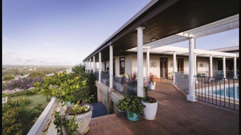 Fairway Manor Accomodation - Accommodation Sunshine Coast 0