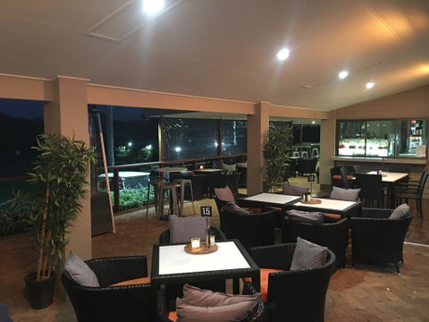 Fairway Village @ Windaroo Lakes Golf Club - Accommodation Sunshine Coast 2