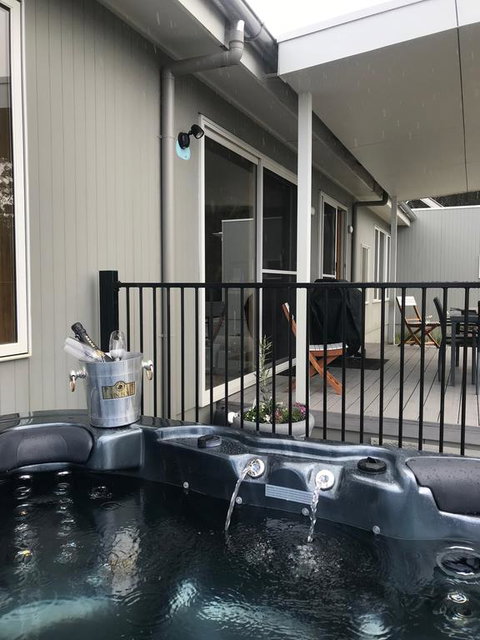 Fairwinds Tasmania - Accommodation Sunshine Coast 2