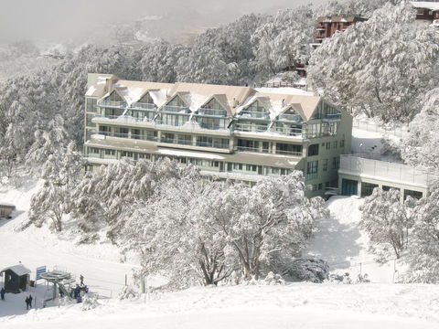 Falls Creek Country Club - Accommodation Sunshine Coast 1