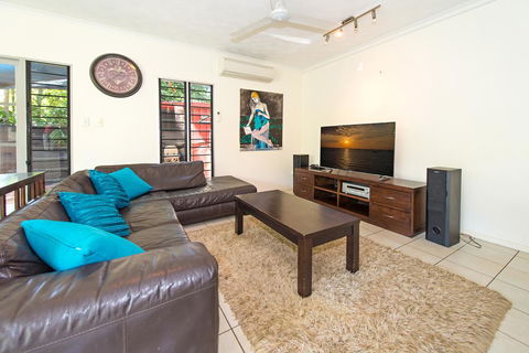 Fannie Bay Art House - Accommodation Sunshine Coast 3