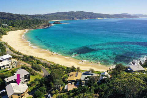 FAR SHORE - Accommodation Sunshine Coast 0