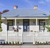 Farmers Arms Heritage Cottage - Accommodation Sunshine Coast