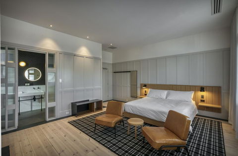 Farmers Home Hotel - Accommodation Sunshine Coast 2