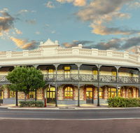 Farmers Home Hotel - Accommodation Sunshine Coast