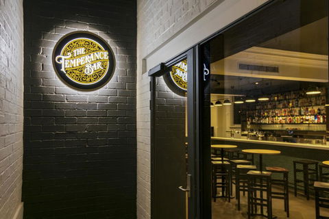 Farmers Home Hotel - Accommodation Sunshine Coast 1