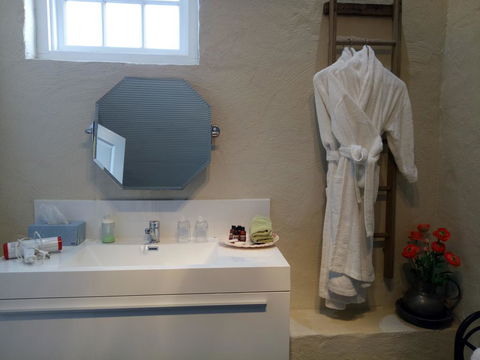 Faversham House - Accommodation Sunshine Coast 2