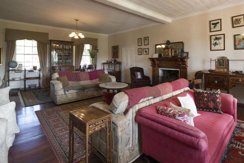 Faversham House - Accommodation Sunshine Coast 0