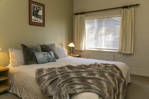 Feathertop Alpine Lodge - Accommodation Sunshine Coast 2