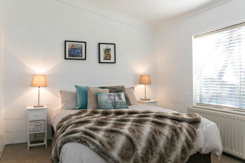 Feathertop Alpine Lodge - Accommodation Sunshine Coast 3