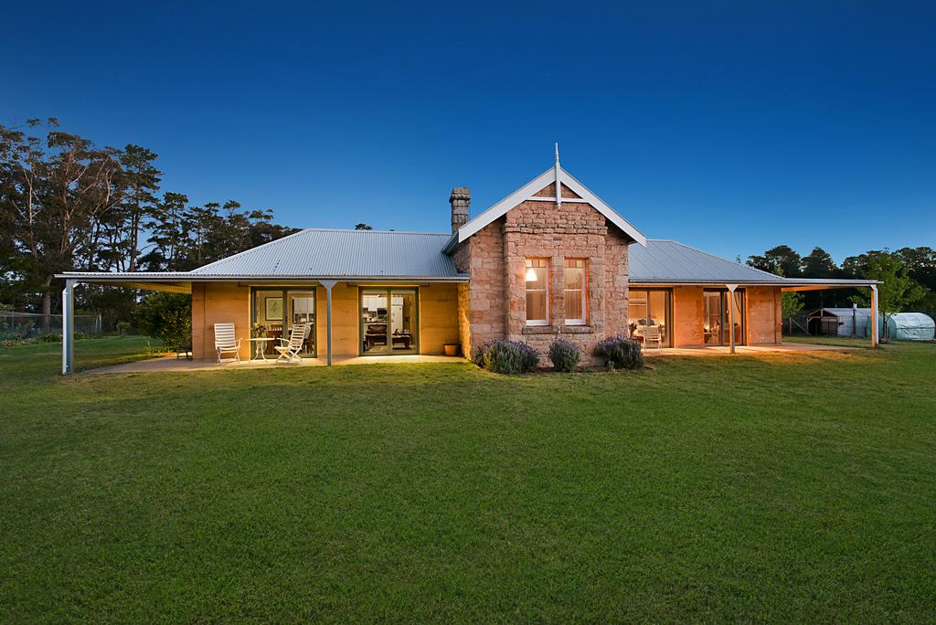 Henty ACT Accommodation Sunshine Coast