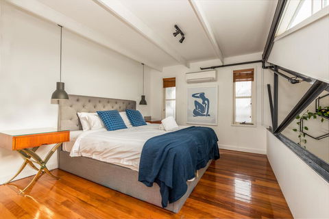 Fitzroy Converted Warehouse Penthouse - Accommodation Sunshine Coast 1