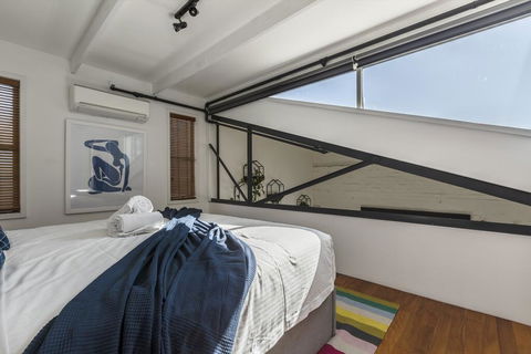 Fitzroy Converted Warehouse Penthouse - Accommodation Sunshine Coast 3