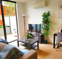FITZROY FANTASTIC 1BR APT with FREE WINE NETFLIX WIFI close to TRAMS COLES - Accommodation Sunshine Coast